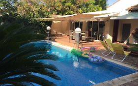 Loft, Avec Piscine Privative Et Parking, A 15 Minutes A Pied Du Centre Ville Et A 20 Mn De La Mer